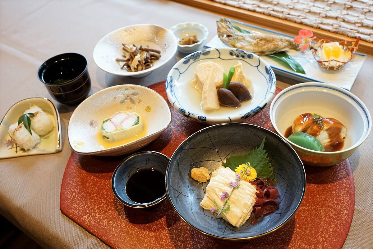 mekke Nikko Kyodo Center