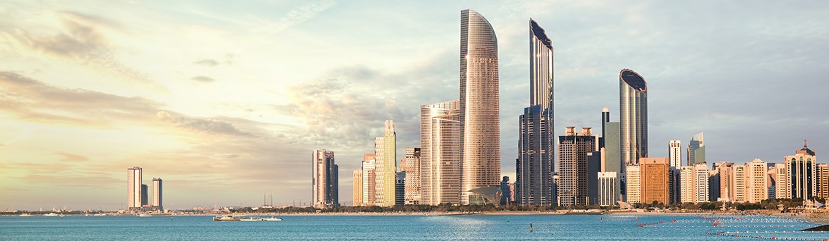 10 Incredible Things to Do in Abu Dhabi, UAE background image