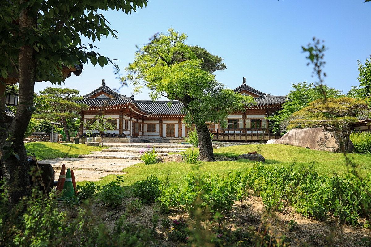 หมู่บ้านฮันอกแบบดั้งเดิม Gyeongju Gyochon