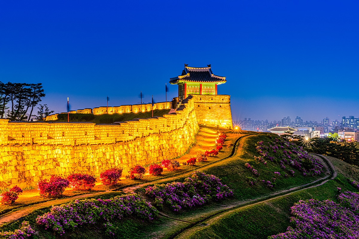 Tour to Suwon Hwaseong Fortress, the UNESCO World Heritage Site-Visit Korea Traditional Korean Experiences