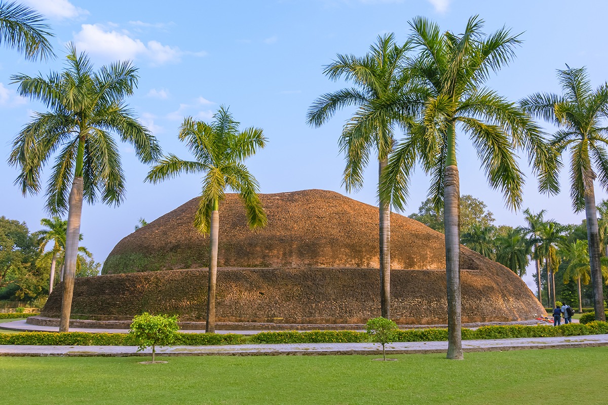 สถูปพระรามภาร์ ในเมืองกุสินารา ประเทศอินเดีย สถูปรามภาร ในวงจรกุสินารา-อินเดีย-พุทธ