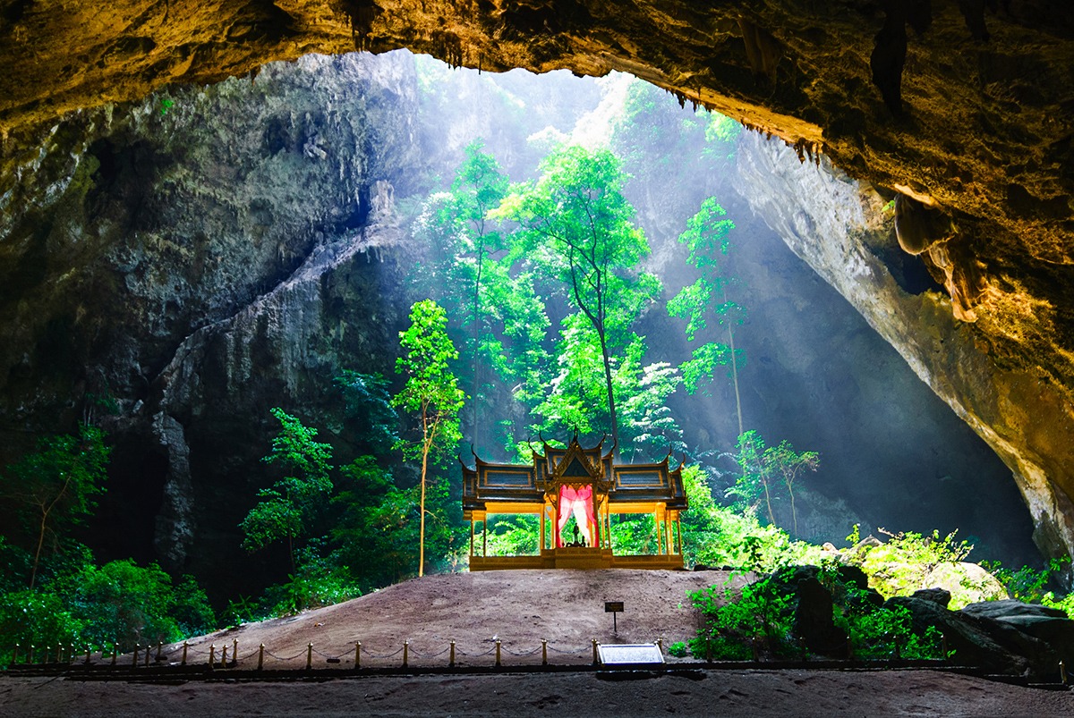 Famous Temples Near Bangkok Central Thailand Tham Phraya Nakhon Prachuap Khiri Khan Spiritual Thailand