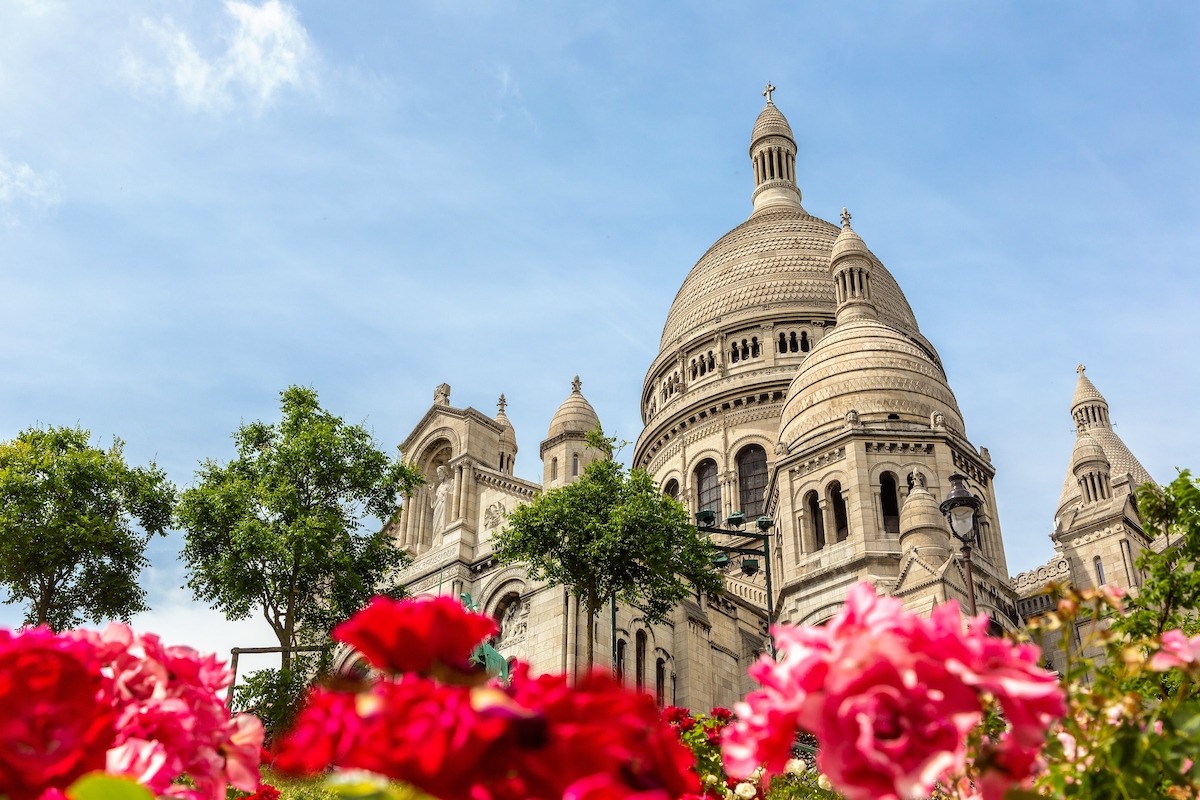フランス、パリ、モンマルトルの丘の聖心大聖堂
