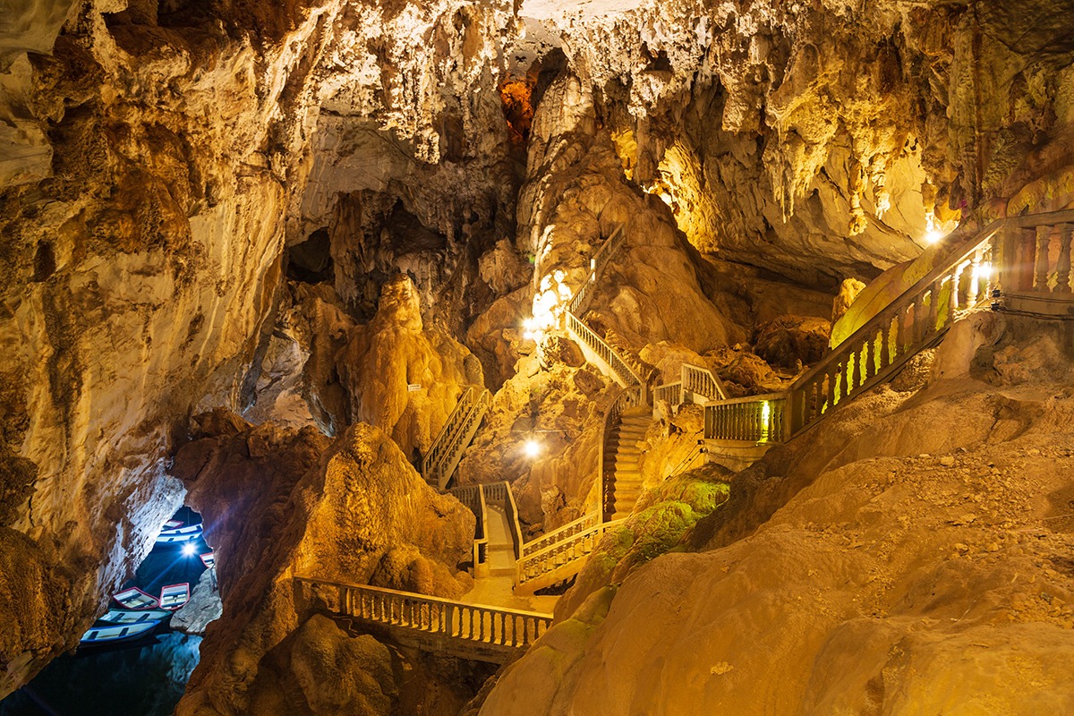 Trekking in Laos Kong Lor Cave