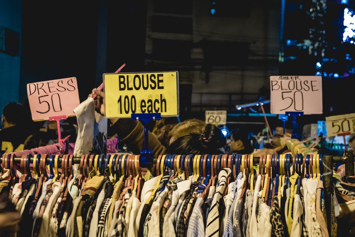 Vente de vêtements, marché nocturne de Baguio