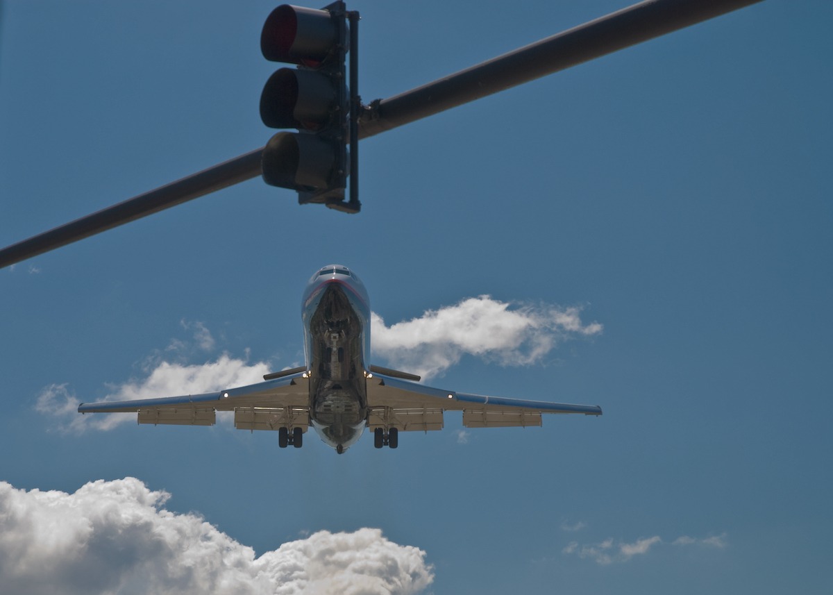 Ein Flugzeug landet auf dem Midway International Airport
