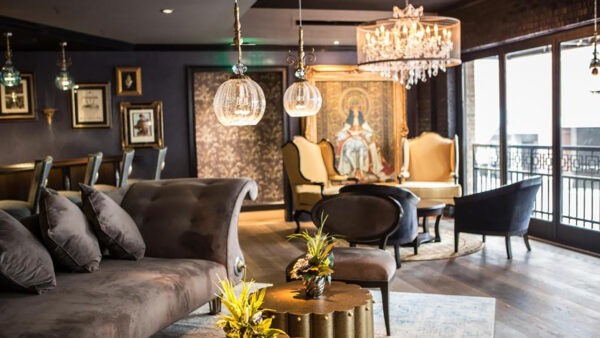 خلوات شارلوت الفاخرة: اكتشاف أفضل فنادق 5 نجوم في كوين سيتي