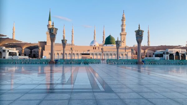 探索麥地那的 Al-Masjid an-Nabawi 清真寺：心靈之旅
