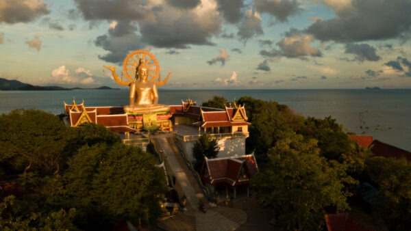 サムイ島の文化遺産：寺院、伝統、そして物語