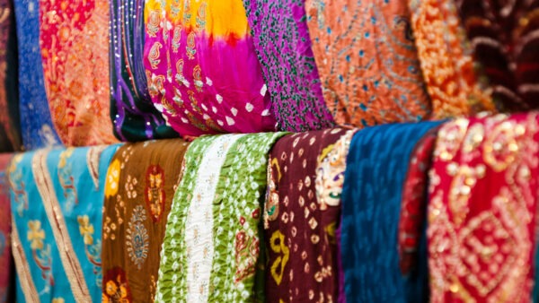 دليل لأسواق جايبور التقليدية: من المنسوجات إلى الحرف اليدوية