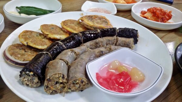 A Foodie&#8217;s Guide to Sokcho-si: Must-Try Dishes and Where to Find Them