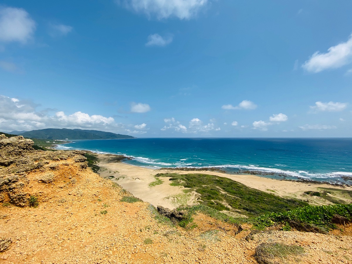 Langit biru dan lautan biru di Kenting