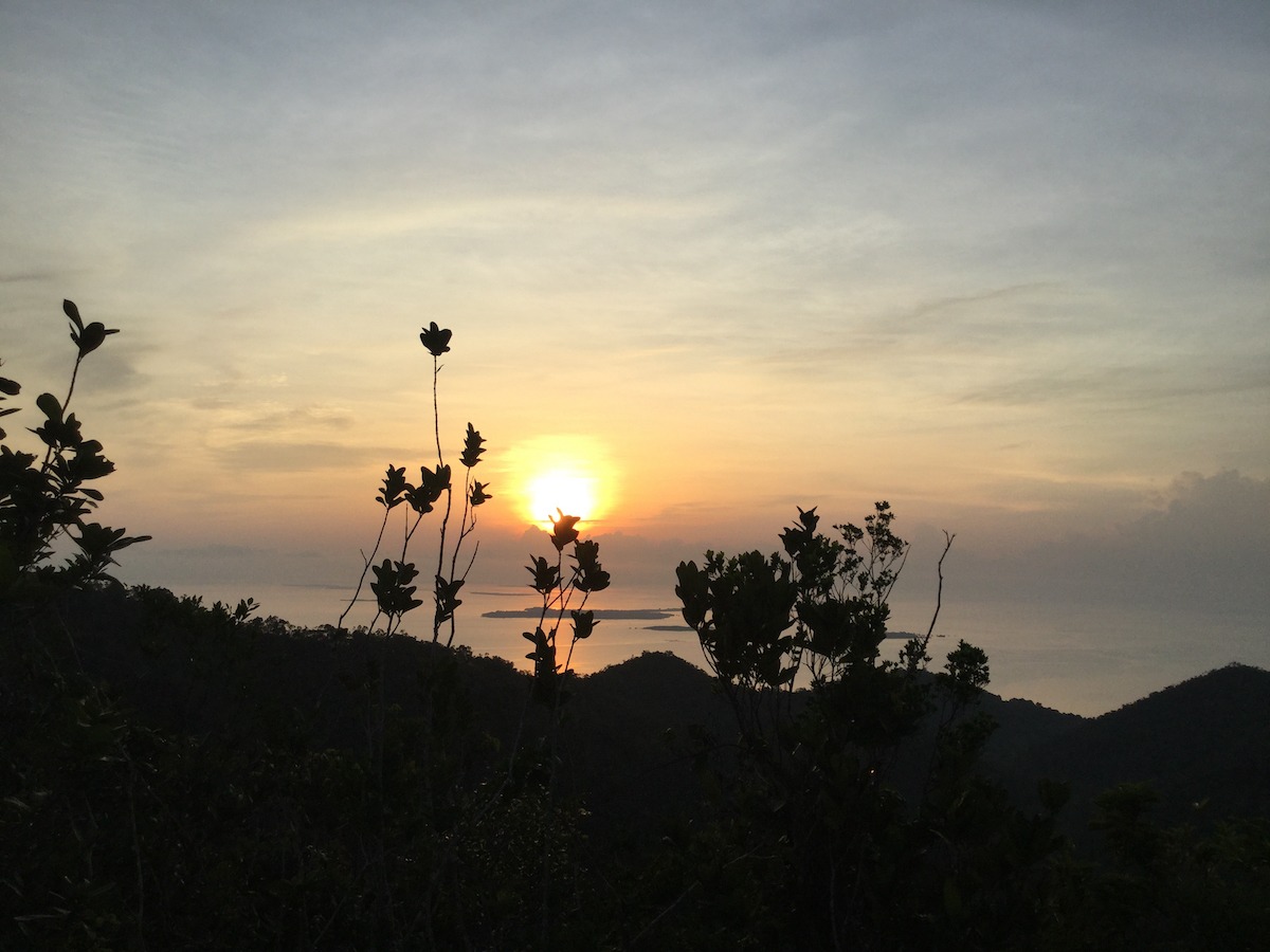 พระอาทิตย์ขึ้น ภูเขา Magarwak