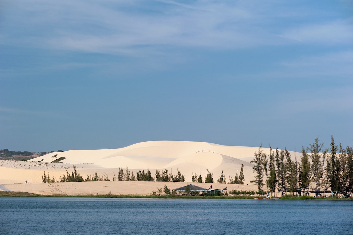 Les dunes de sable blanc