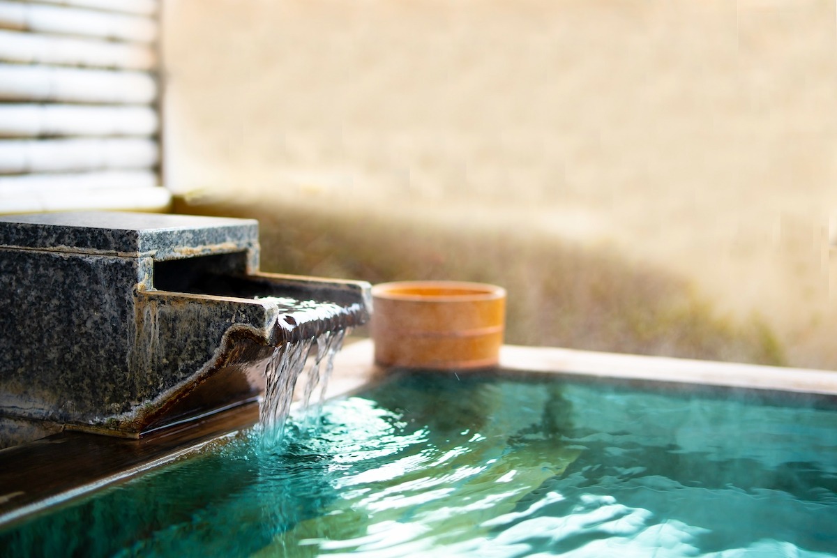 Hot spring bath