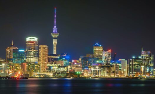 オークランドのルーフトップバー:スカイラインを眺める