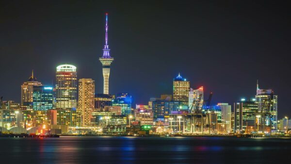 Rooftop Bars in Auckland: Sipping the Skyline