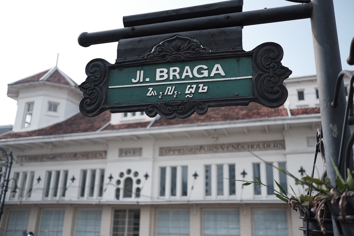 Papan Tanda Jalan Braga, Bandung