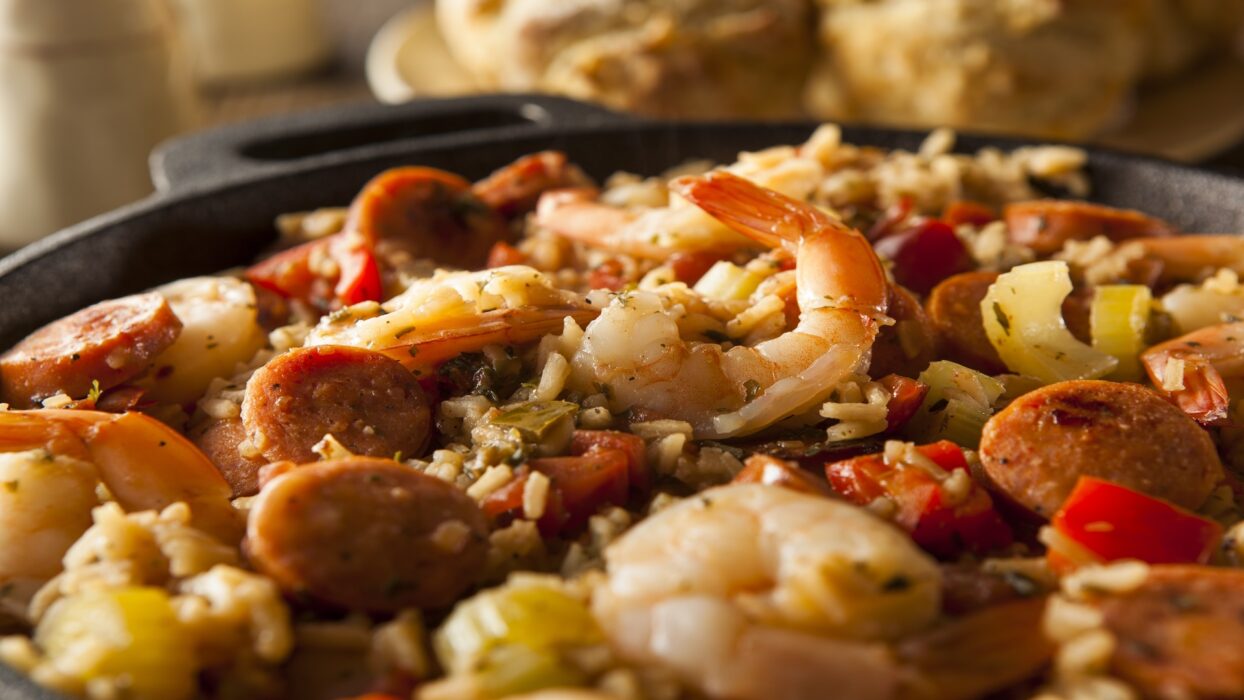 The Quintessential Taste of New Orleans: Exploring Creole and Cajun Delights background image