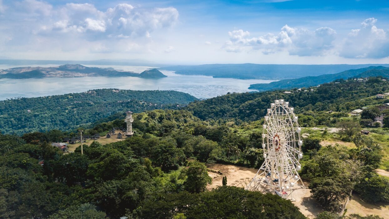 探索大傑泰隱藏的瑰寶:超越尋常的旅程 background image