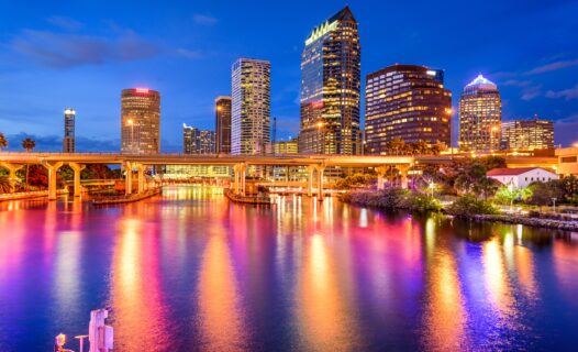 Panduan Terbaik untuk Kehidupan Malam di Tampa, FL: Ke Mana Pergi Selepas Gelap image