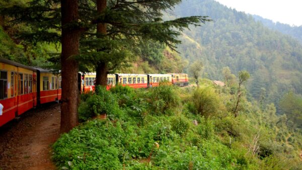 การเรียนรู้การจองตั๋วรถไฟในอินเดีย: คู่มือที่ครอบคลุมเพื่อการเดินทางที่ราบรื่น