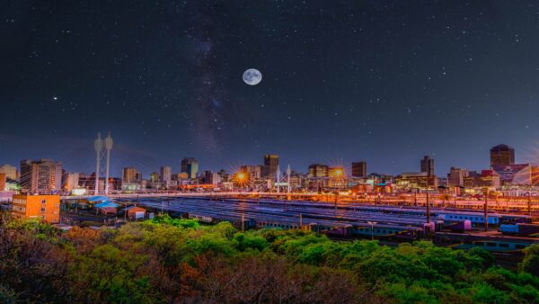 Découvrir la vie nocturne de Johannesburg : Une affaire scintillante après le coucher du soleil