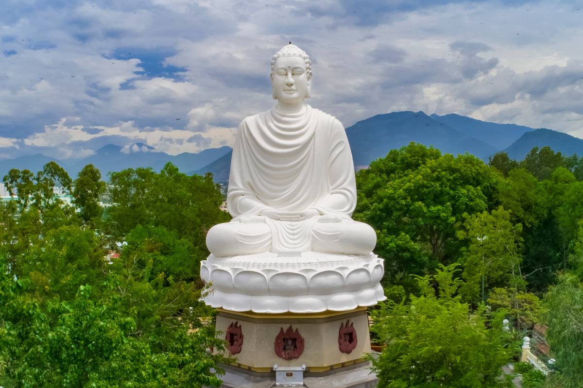 Long Son Pagoda, Nha Trang, Vietnam