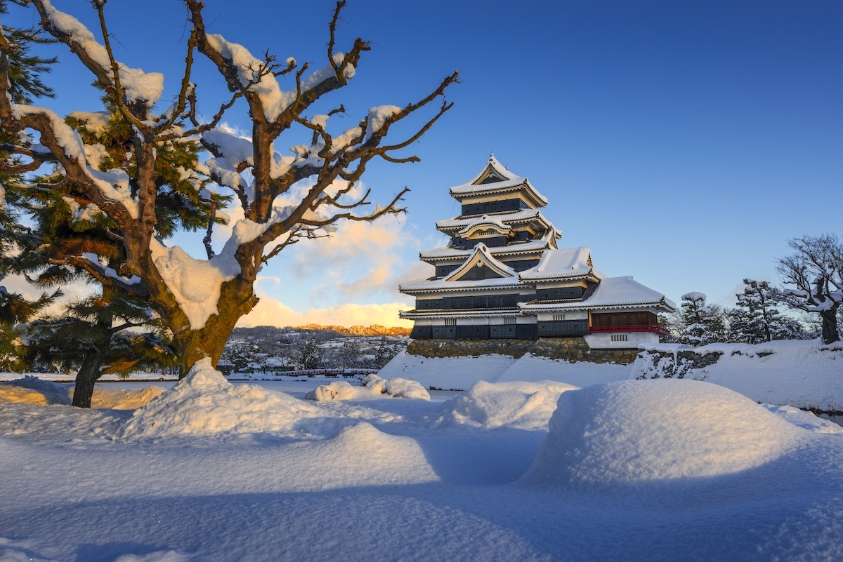 冬天的松本城堡，日本