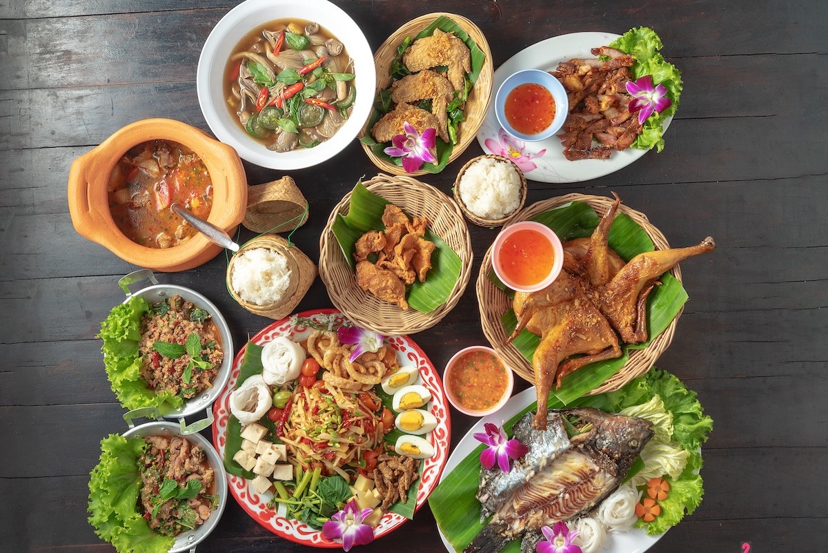 Makanan isan Thailand campuran