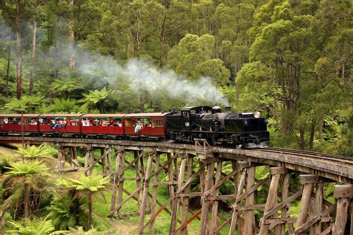 膨化比利鐵路，丹德農山脈，墨爾本，澳大利亞