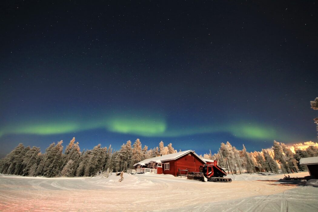 A caccia dell’aurora boreale: La tua avventura in Finlandia ti aspetta background image
