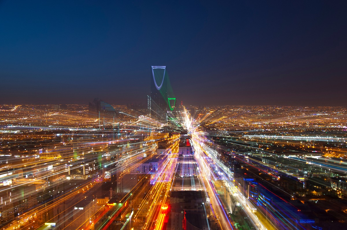 Skyline von Riad bei Nacht