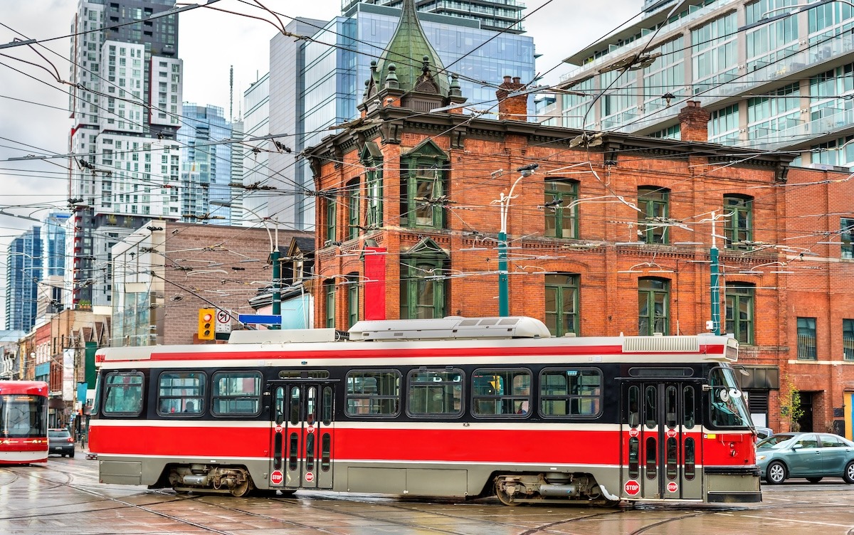 städtische Straßenbahn, Queen St West - Spadina Ave. in Toronto