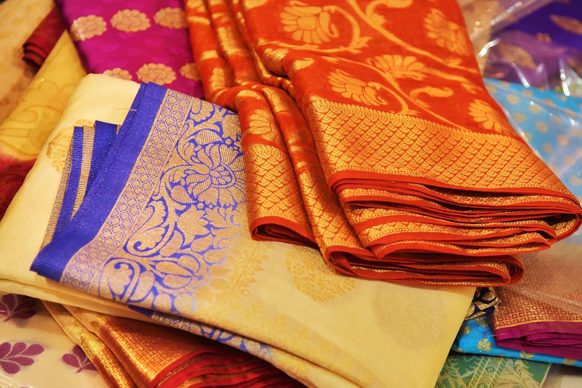 ผ้าไหมพารา ณ สีอินเดีย