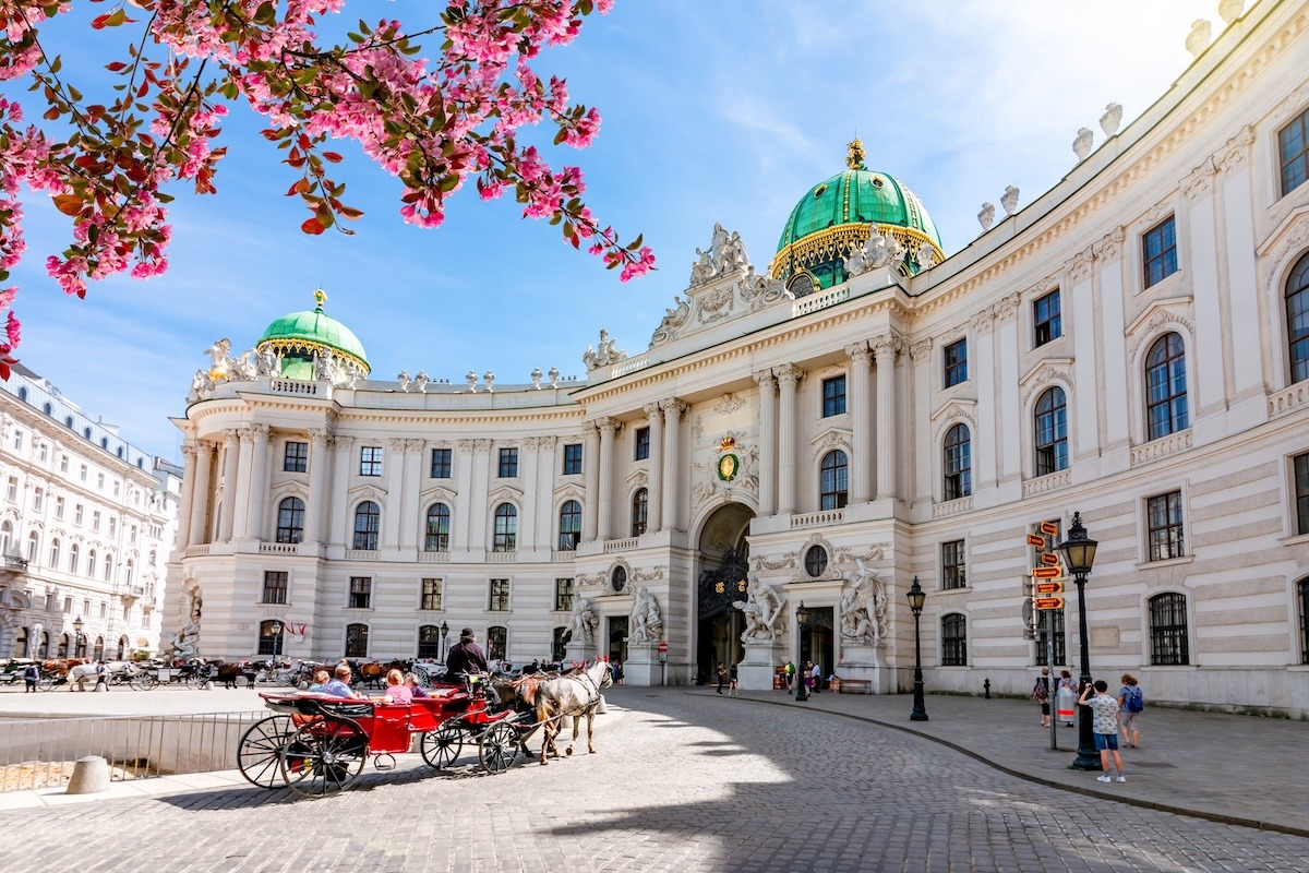 비엔나 - 성 미하엘 광장(미하엘러 광장)에 있는 호프부르크 궁전