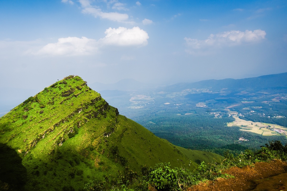 インド、カルナータカ州チクマガルール、ババ・ブダンギリの丘