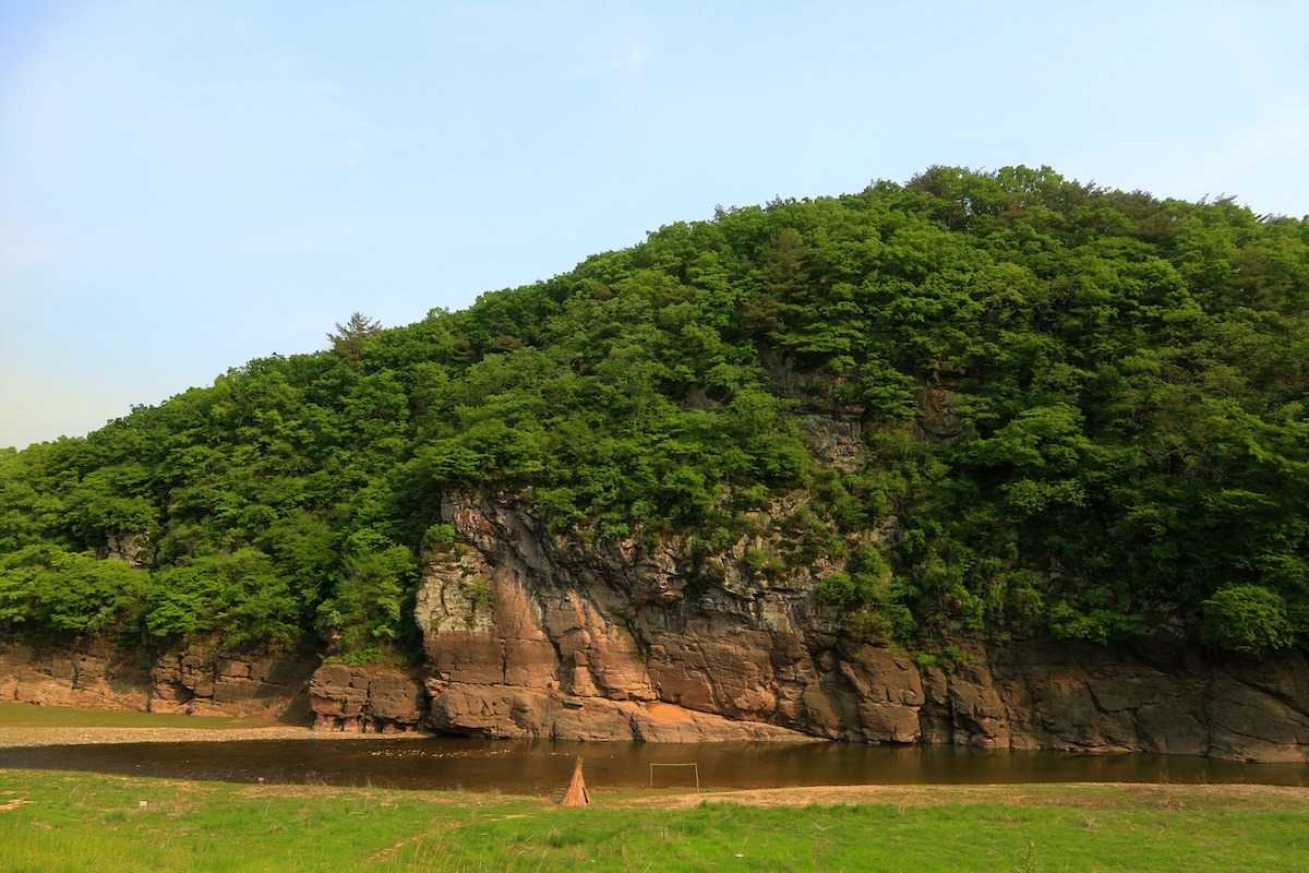 대한민국 울산의 반구대 암각화 바위