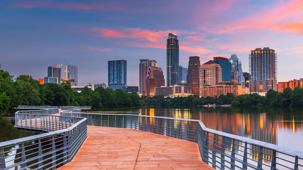 Welcome to Austin, Texas: A Blend of Culture, Cuisine, and Live Music background image