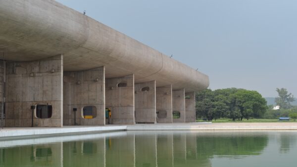 Những kỳ quan kiến trúc của Chandigarh: Di sản của Le Corbusier