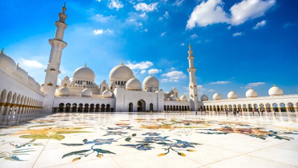 7 jours à Abu Dhabi Itinéraire : A la découverte des merveilles modernes et du riche patrimoine de la ville