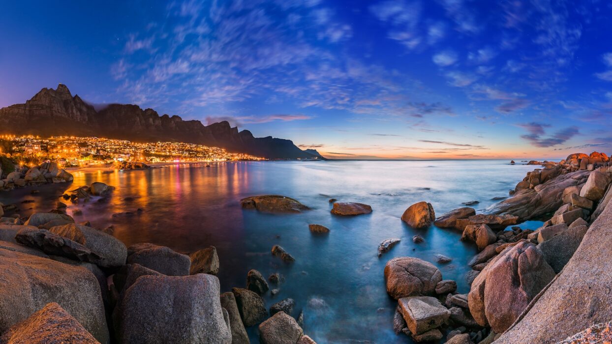 Cape Town After Dark: A Comprehensive Nightlife Guide background image