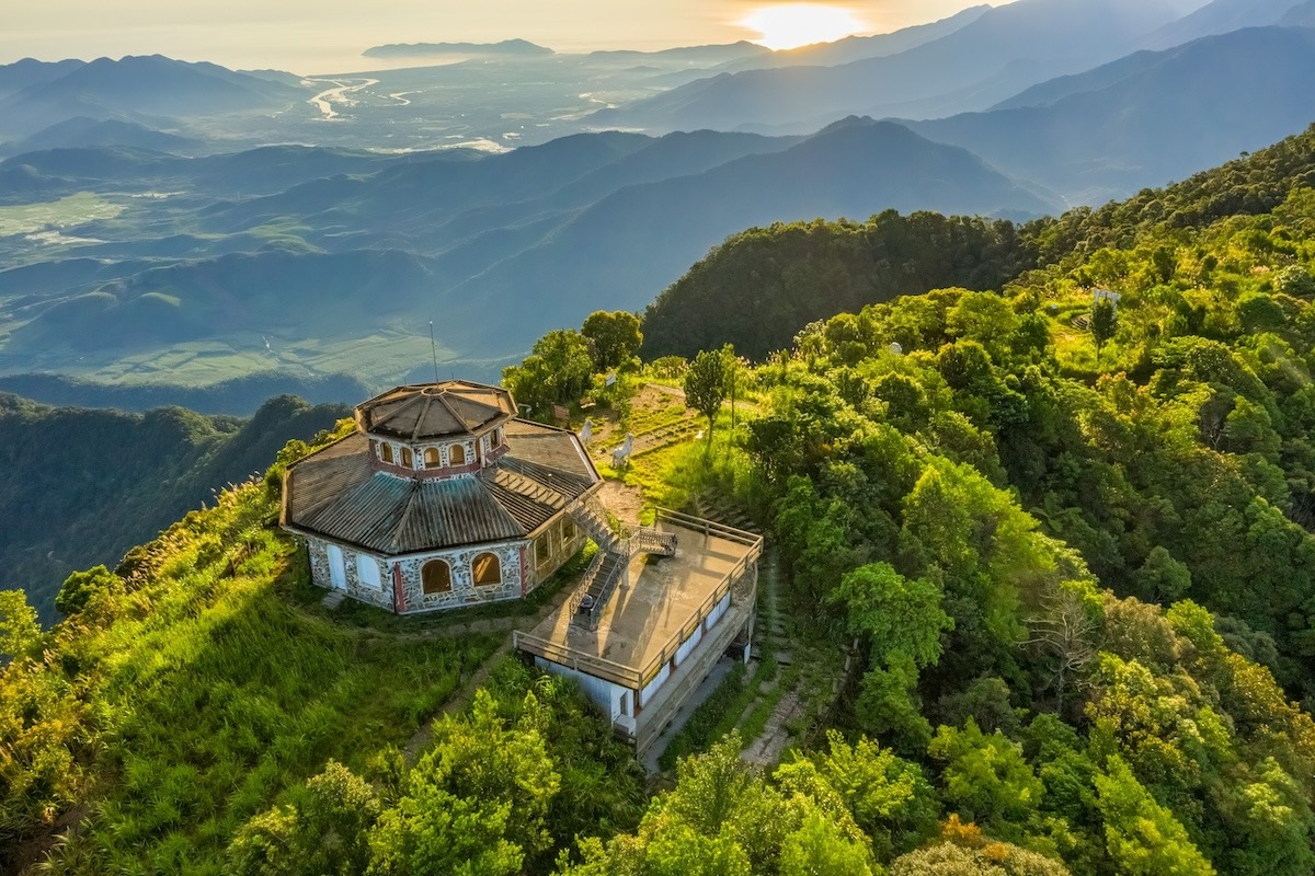 Hai Vong Dai Viewpoint, Bach Ma National Park, Hue, Vietnam