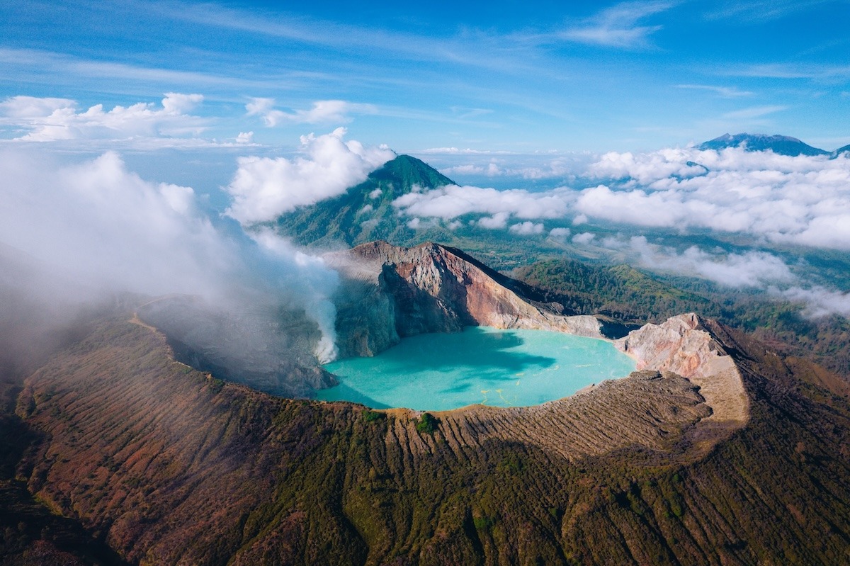 ปล่องภูเขาไฟอีเจ็น ชวาตะวันออก อินโดนีเซีย