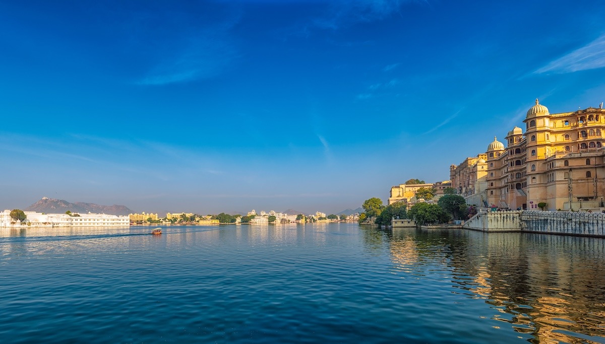 ทะเลสาบ Pichola เมือง Udaipur ประเทศอินเดีย