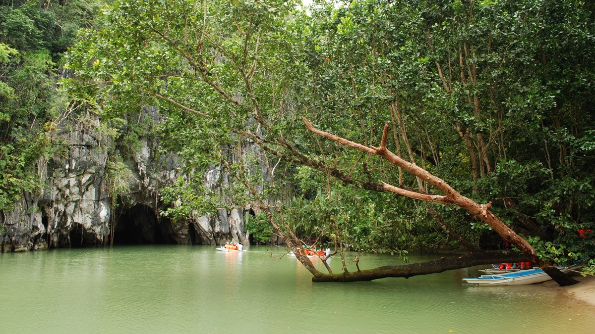 แม่น้ำใต้ดินเปอร์โต ปรินเซซา ในปาลาวัน