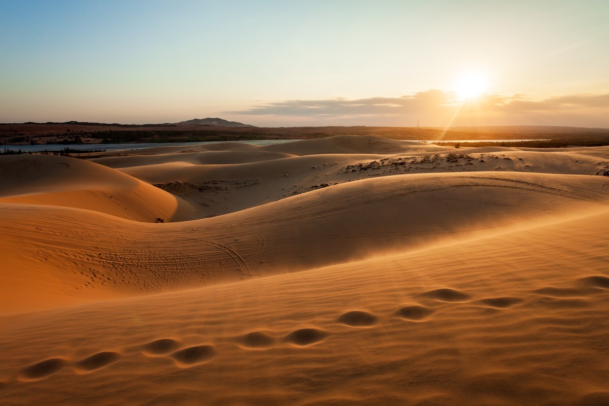 เนินทรายแดงในฟานเถียต