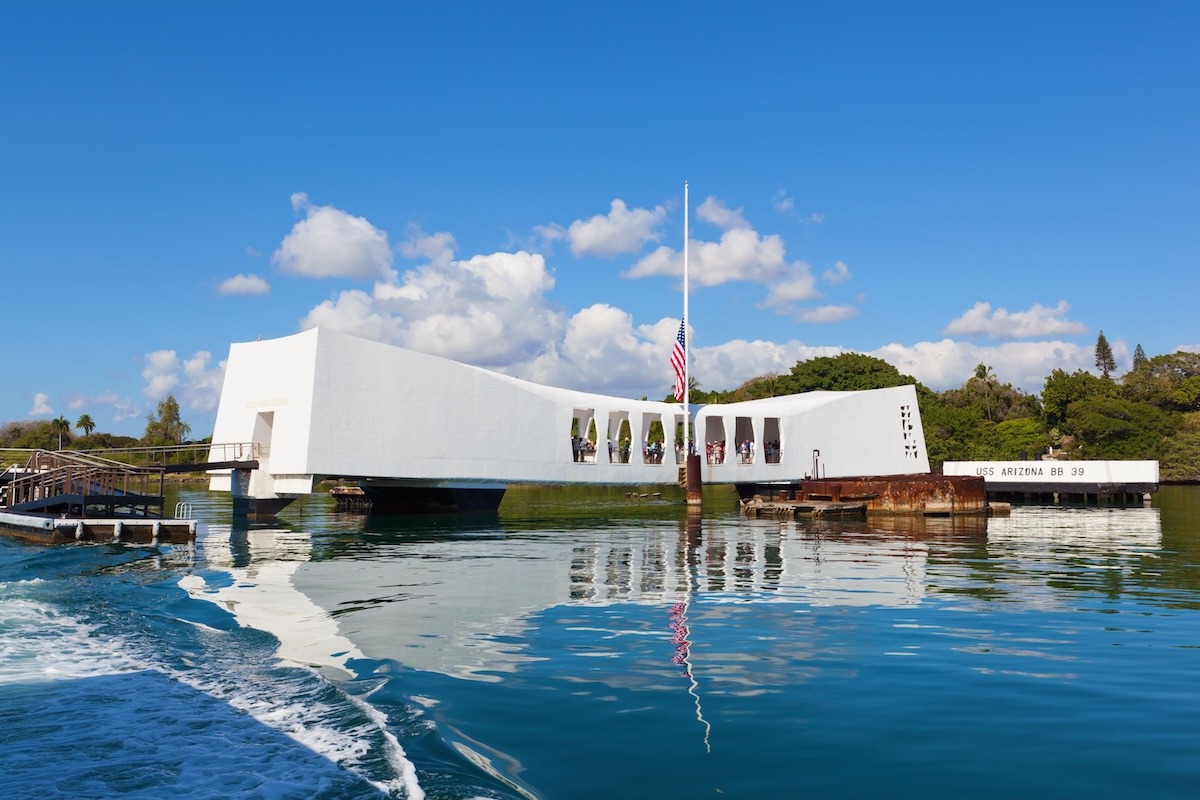 อนุสรณ์สถาน USS Arizona ในเพิร์ลฮาร์เบอร์ โฮโนลูลู ฮาวาย