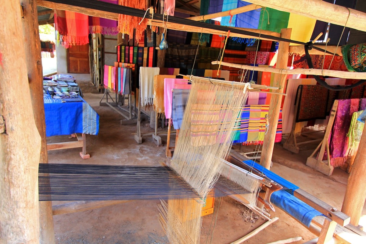 Nghề dệt ở Ban Xang Hai (làng Whisky), Luang Prabang, Lào