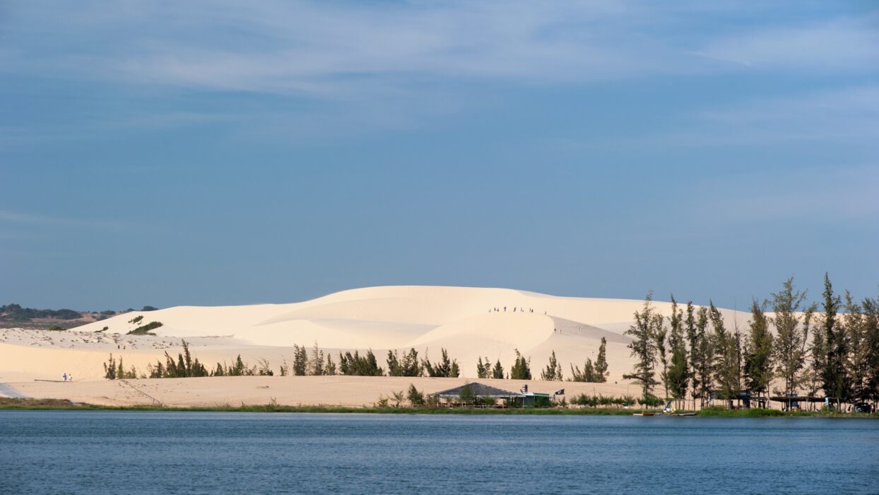 Lịch trình 7 ngày ở Phan Thiết: Cẩm nang toàn diện để khám phá nét quyến rũ ven biển background image